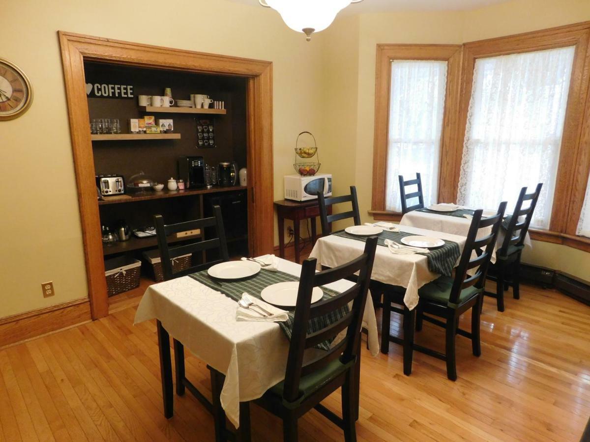 Celtic Charm Bed And Breakfast Сидни Екстериор снимка
